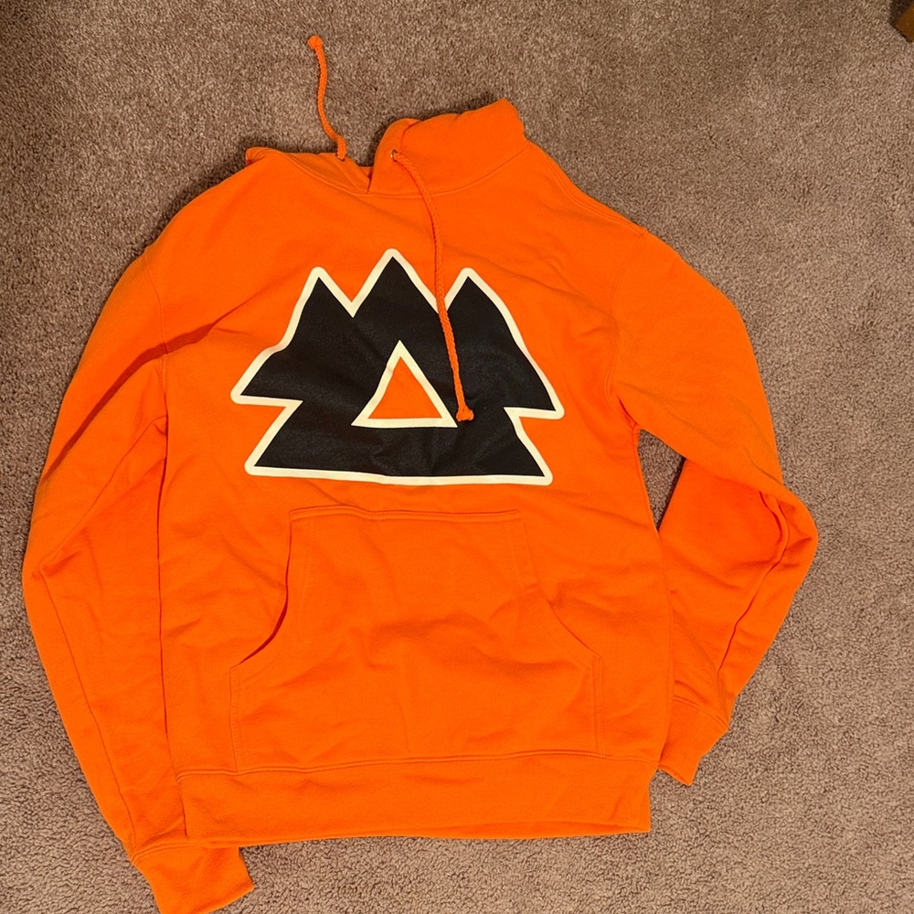 Wakaan Orange Graphic Men's Hoodie